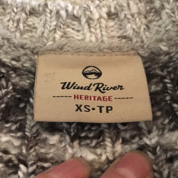 Wind River | Fair Isle Fabulous cozy grey and white knit sweater - XS - Picture 8 of 11